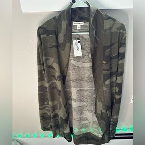 Women’s camo cardigan- new with tags